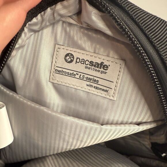 Pacsafe Black Travel Bag - Picture 11 of 16